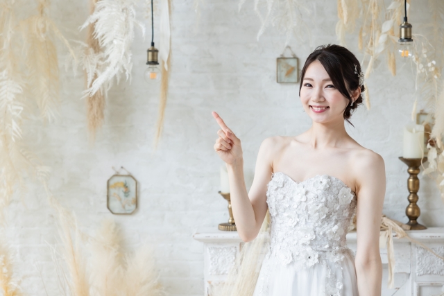 沖縄の海でフォトウエディングする際の総コスト目安